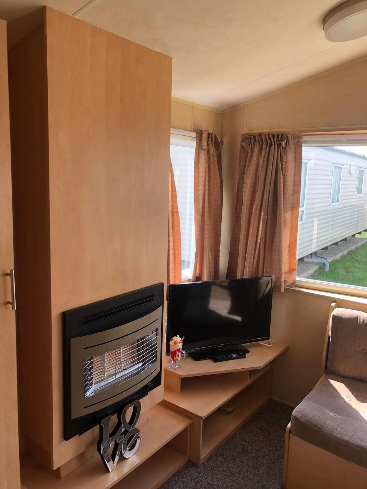 Adorable 2 Bedroom Caravan In Clacton-On-Sea Zewnętrze zdjęcie